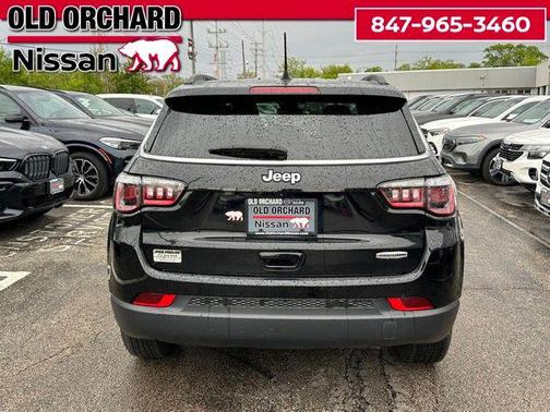 Diamond Black Crystal Pearlcoat 2022 Jeep Compass Latitude