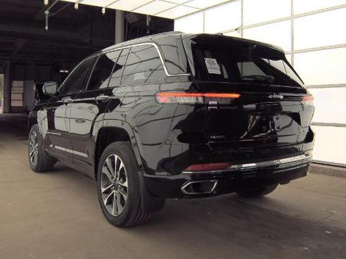 2022 Jeep Grand Cherokee 4xe Overland