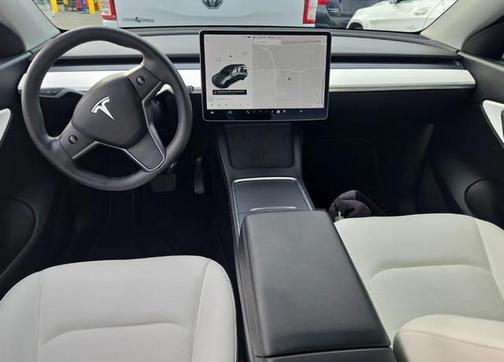 2022 Tesla Model Y Long Range Dual Motor All-Wheel Drive