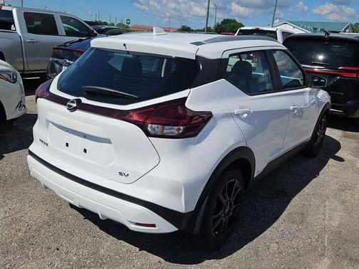 2023 Nissan Kicks SV