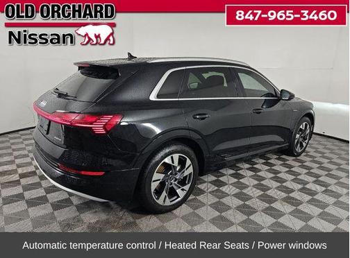 2022 Audi e-tron Premium Plus