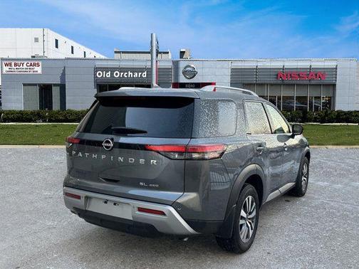 2024 Nissan Pathfinder SL
