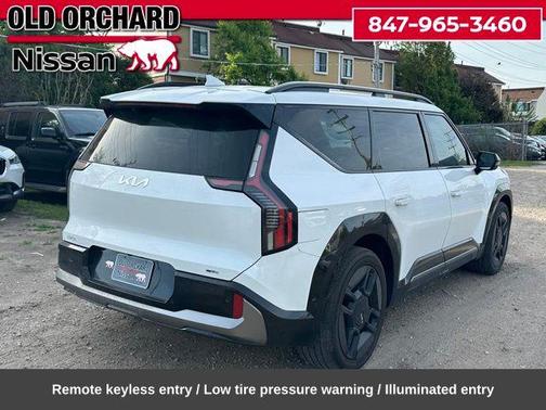 Snow White Pearl 2024 Kia EV9 GT-Line