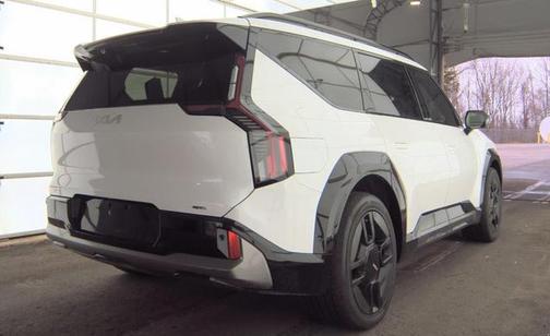 Snow White Pearl 2024 Kia EV9 GT-Line