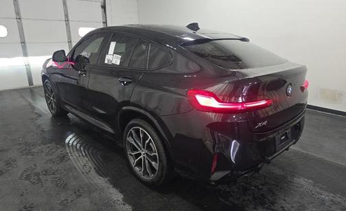 Black 2022 BMW X4 xDrive30i