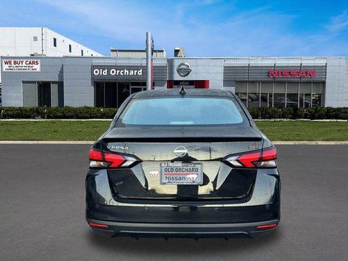 Super Black Metallic 2025 Nissan Versa 1.6 S