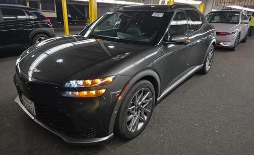 Makalu Gray 2024 Genesis GV60 Advanced AWD