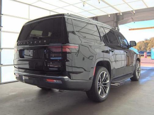 2022 Jeep Wagoneer Series II 4x4