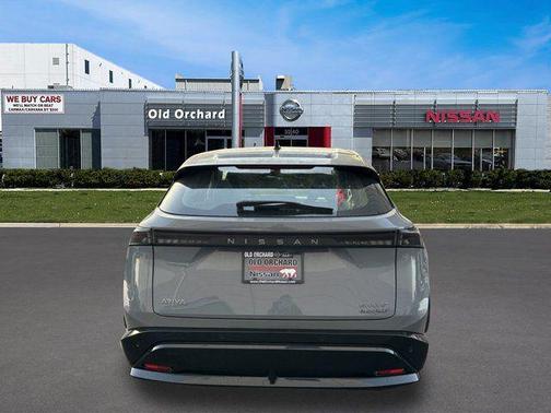 Boulder Gray Pearl/Black Diamond Pearl 2023 Nissan ARIYA EVOLVE+