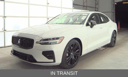 2024 Volvo S60 B5 Plus Black Edition