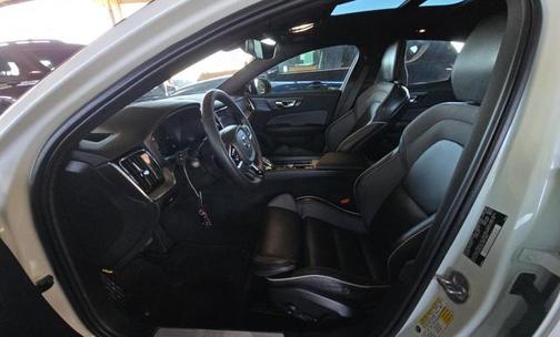 2024 Volvo S60 B5 Plus Black Edition