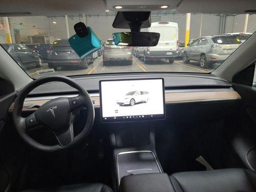 2022 Tesla Model Y Long Range Dual Motor All-Wheel Drive