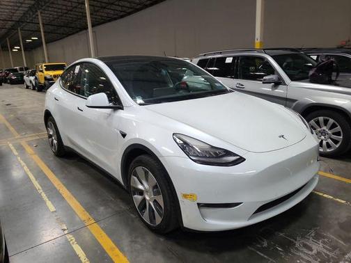 2022 Tesla Model Y Long Range Dual Motor All-Wheel Drive
