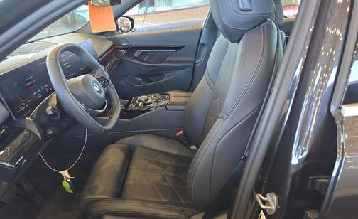 Dark Graphite 2025 BMW 530 xDrive