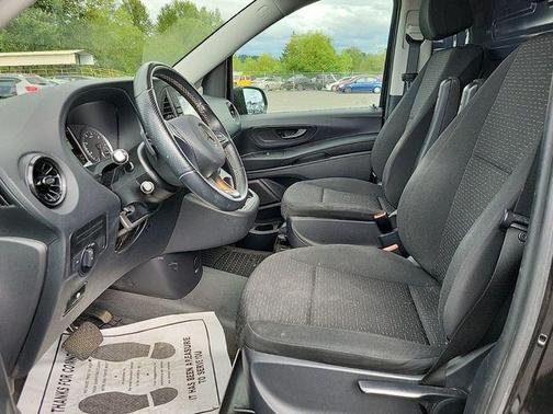 2021 Mercedes-Benz Metris Base