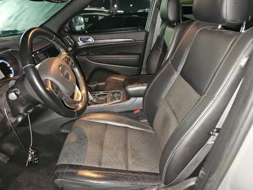 2022 Jeep Grand Cherokee Laredo