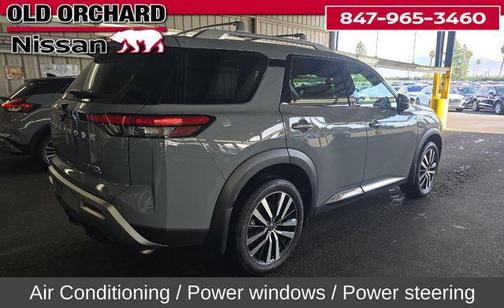 2025 Nissan Pathfinder Platinum 4WD