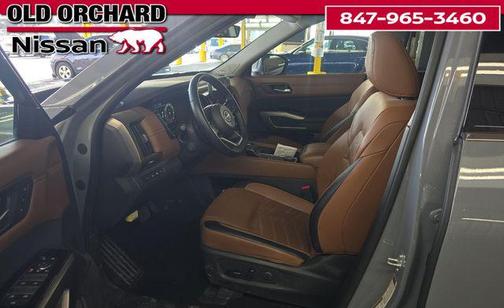 2025 Nissan Pathfinder Platinum 4WD