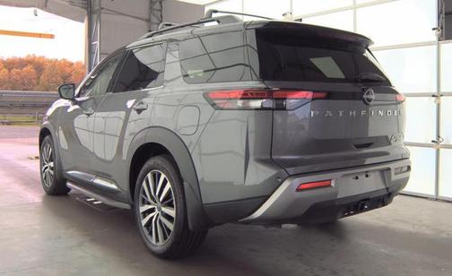 2022 Nissan Pathfinder Platinum 4WD