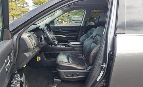 2022 Nissan Pathfinder Platinum 4WD