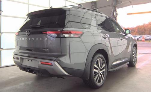 2022 Nissan Pathfinder Platinum 4WD