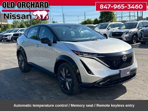 Brilliant Silver Metallic/Black Diamond Pearl 2023 Nissan ARIYA ENGAGE