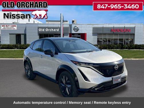 Brilliant Silver Metallic/Black Diamond Pearl 2023 Nissan ARIYA ENGAGE