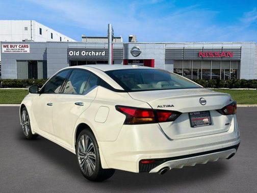 Pearl White Tricoat 2024 Nissan Altima 2.5 SL