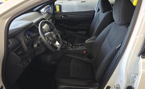 Super Black/Pearl White 2024 Nissan Leaf SV PLUS