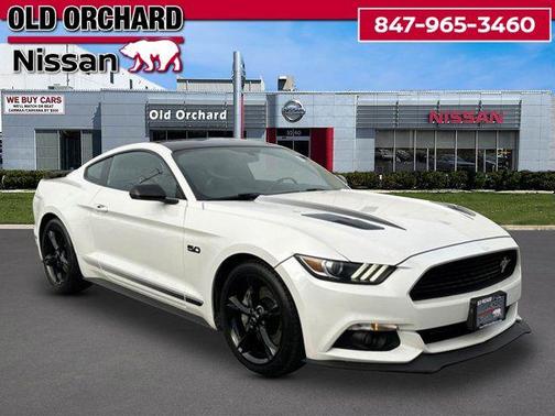 White Platinum Clearcoat Metallic 2017 Ford Mustang GT Premium