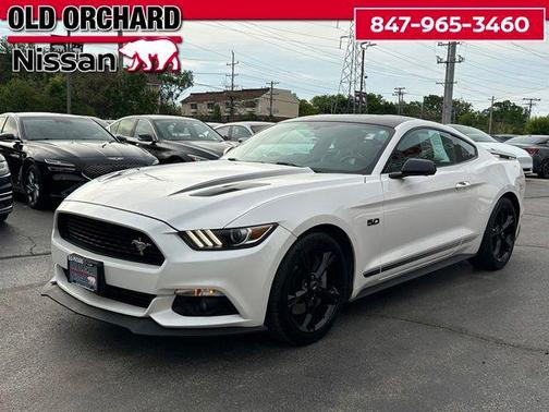 White Platinum Clearcoat Metallic 2017 Ford Mustang GT Premium