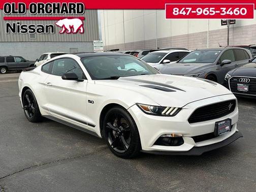 White Platinum Clearcoat Metallic 2017 Ford Mustang GT Premium