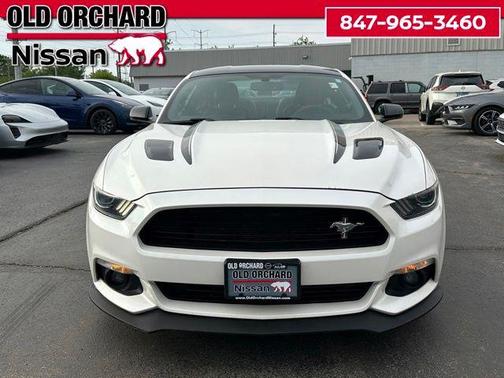 White Platinum Clearcoat Metallic 2017 Ford Mustang GT Premium