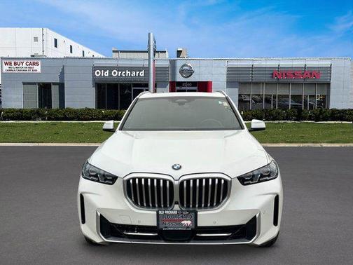 White Metallic 2024 BMW X5 xDrive40i