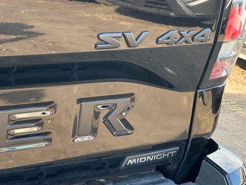 Super Black 2023 Nissan Frontier SV