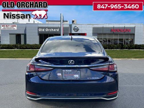 2022 Lexus ES 300h Base