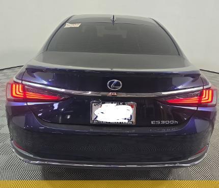 2022 Lexus ES 300h Base
