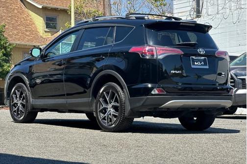 2018 Toyota RAV4 SE