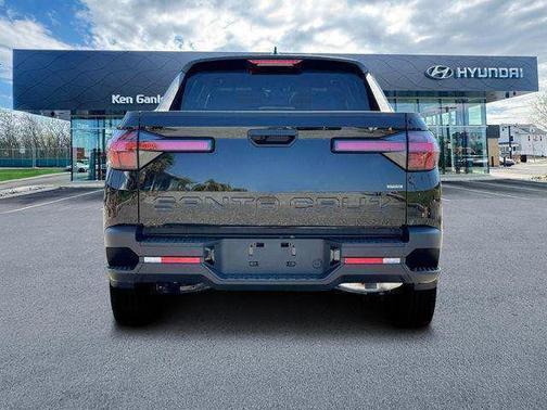 Phantom Black 2026 Hyundai SANTA CRUZ SE