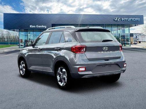 Ecotronic Gray w/Black Roof 2026 Hyundai VENUE SEL w/Two-Tone Roof