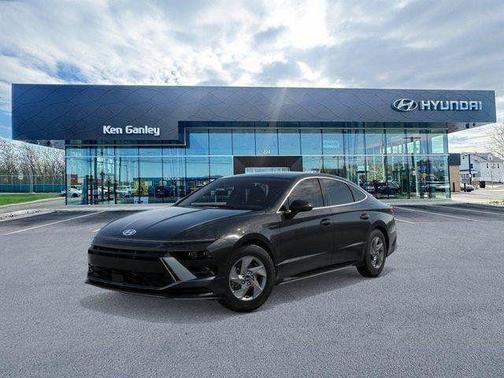 Abyss Black 2026 Hyundai SONATA SE