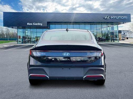 Abyss Black 2026 Hyundai SONATA SE