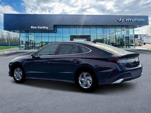 Abyss Black 2026 Hyundai SONATA SE