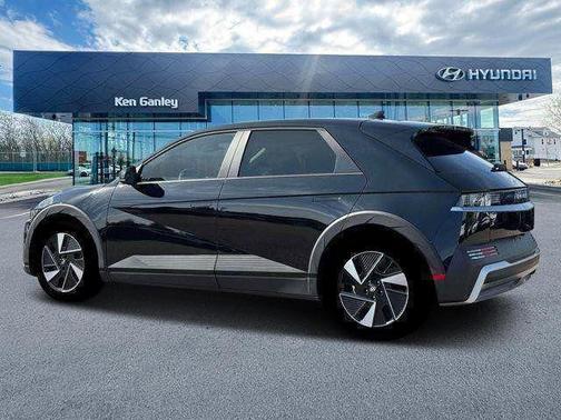 Abyss Black 2025 Hyundai IONIQ 5 SE