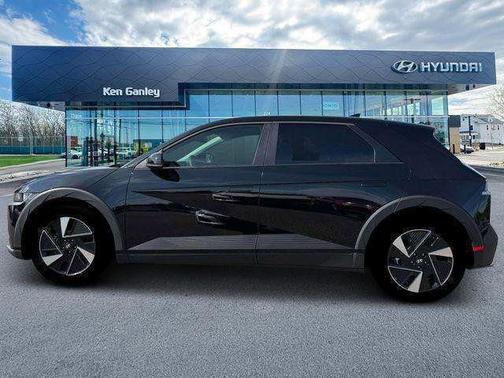 Abyss Black 2025 Hyundai IONIQ 5 SE