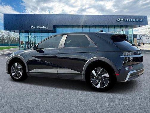 Abyss Black 2025 Hyundai IONIQ 5 SE