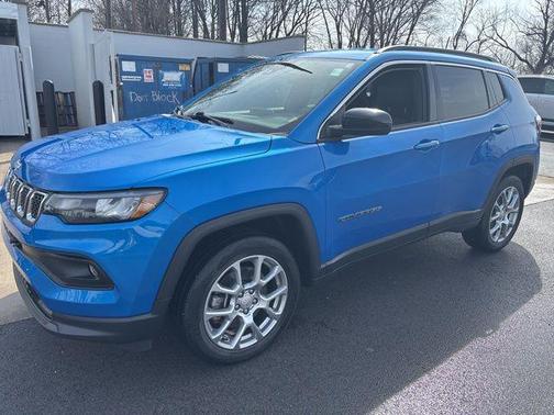 Laser Blue Pearlcoat 2023 Jeep Compass Latitude Lux