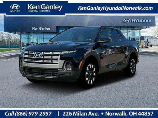 Phantom Black 2025 Hyundai SANTA CRUZ SEL Activity