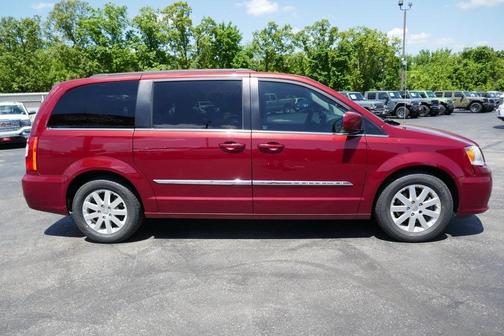 2015 Chrysler Town & Country Touring