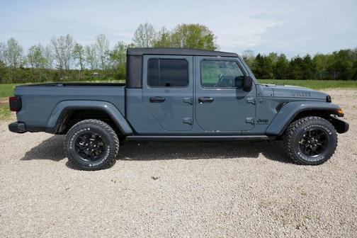 2025 Jeep Gladiator Sport